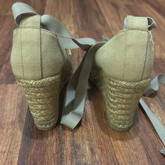 Christian Louboutin Canvas Braided Accents Espadrilles
Women's Size: 37 - Picture 9 of 16